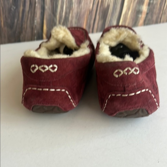 UGG Burgundy Suede Moccasins with‎ Cream Lining - Picture 5 of 10
